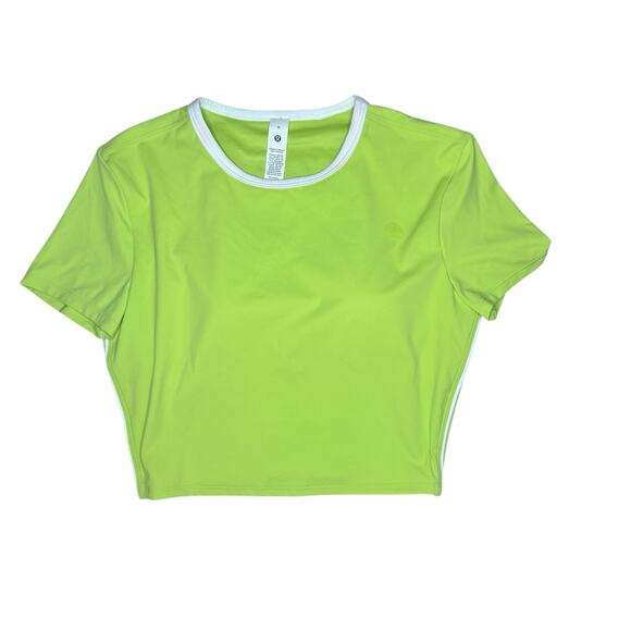 NWT Lululemon Tight Fit Cropped Shelf Bra Tee Size M - Picture 1 of 4
